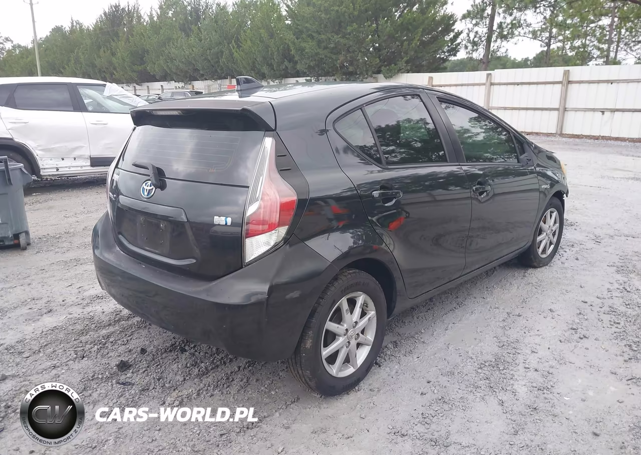 2016 Toyota Prius C Four VIN:JTDKDTB38G1129825 - 4