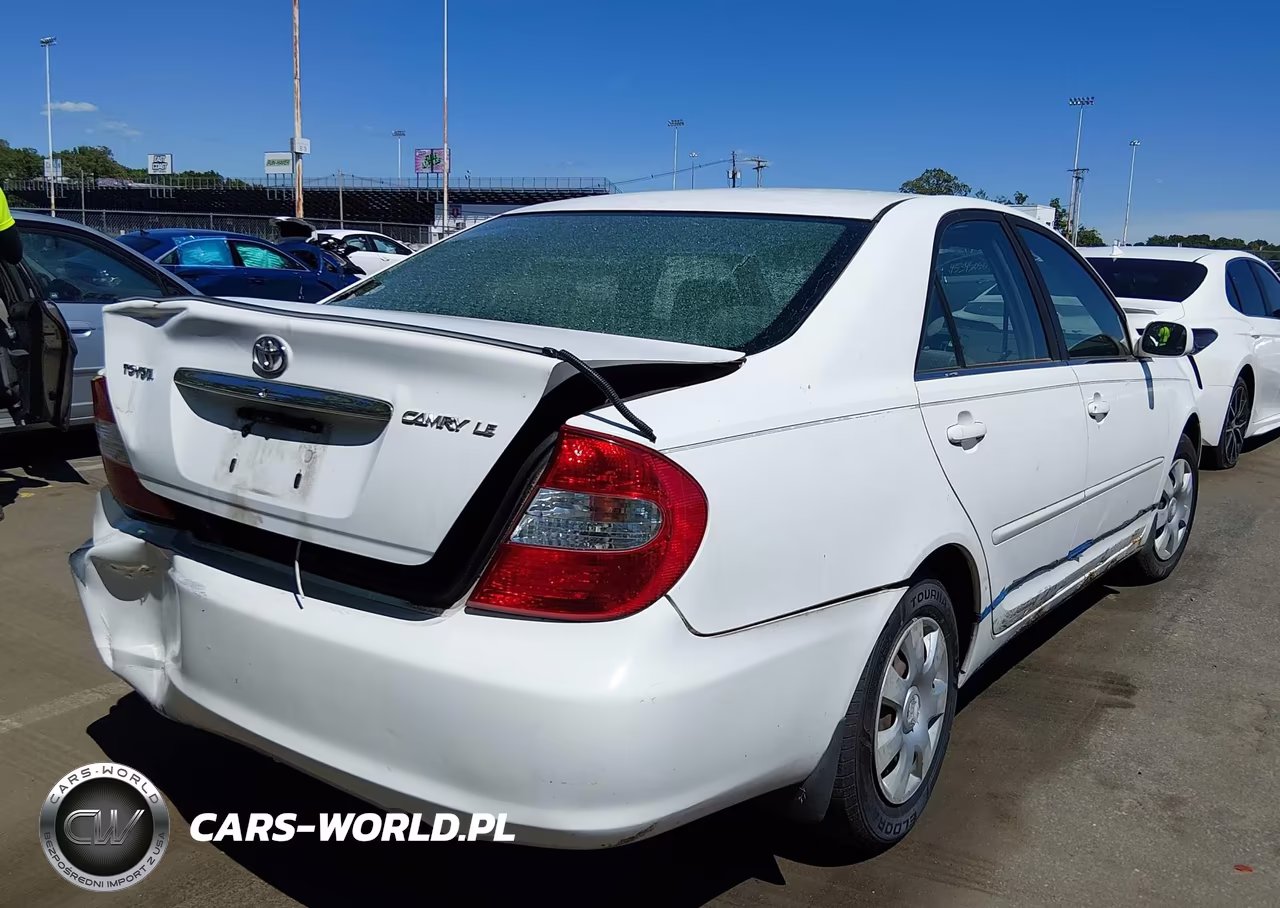 2003 Toyota Camry Le VIN:JTDBE32K830171402 - 4