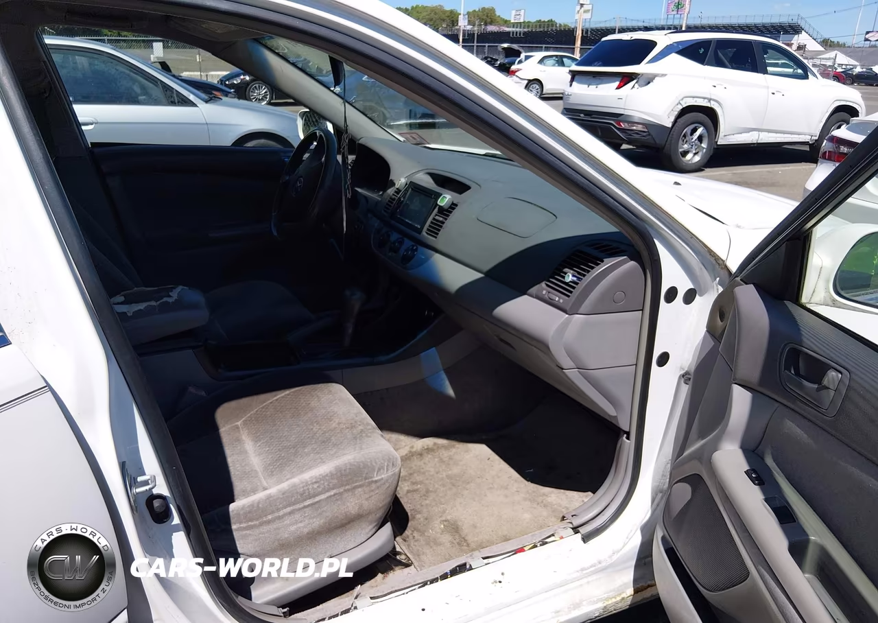 2003 Toyota Camry Le VIN:JTDBE32K830171402 - 5
