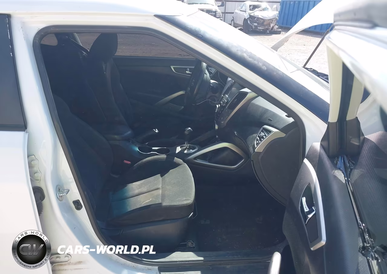 2017 Hyundai Veloster VIN:KMHTC6AD6HU310744 - 5