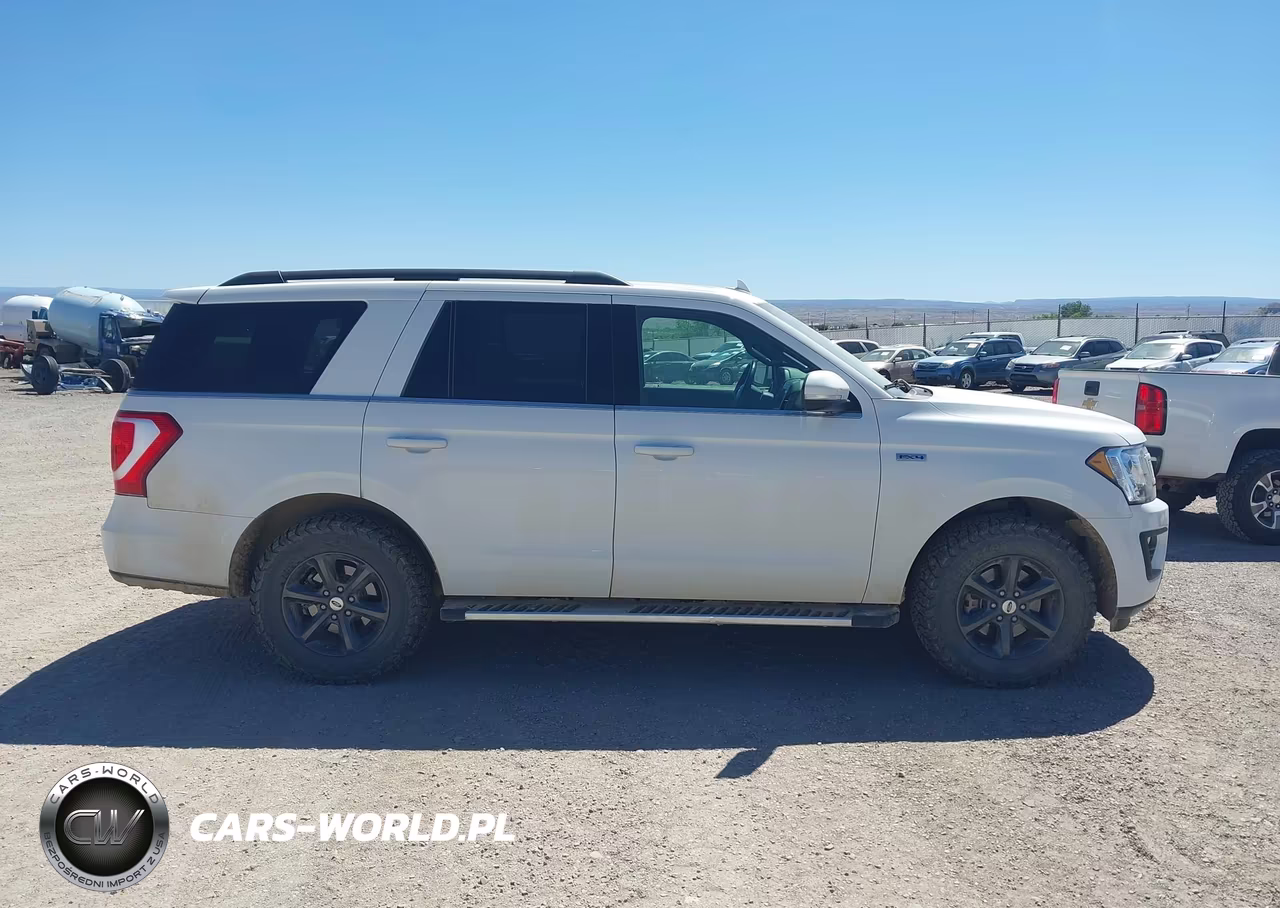 2021 Ford Expedition Xlt VIN:1FMJU1JT2MEA45887 - 13