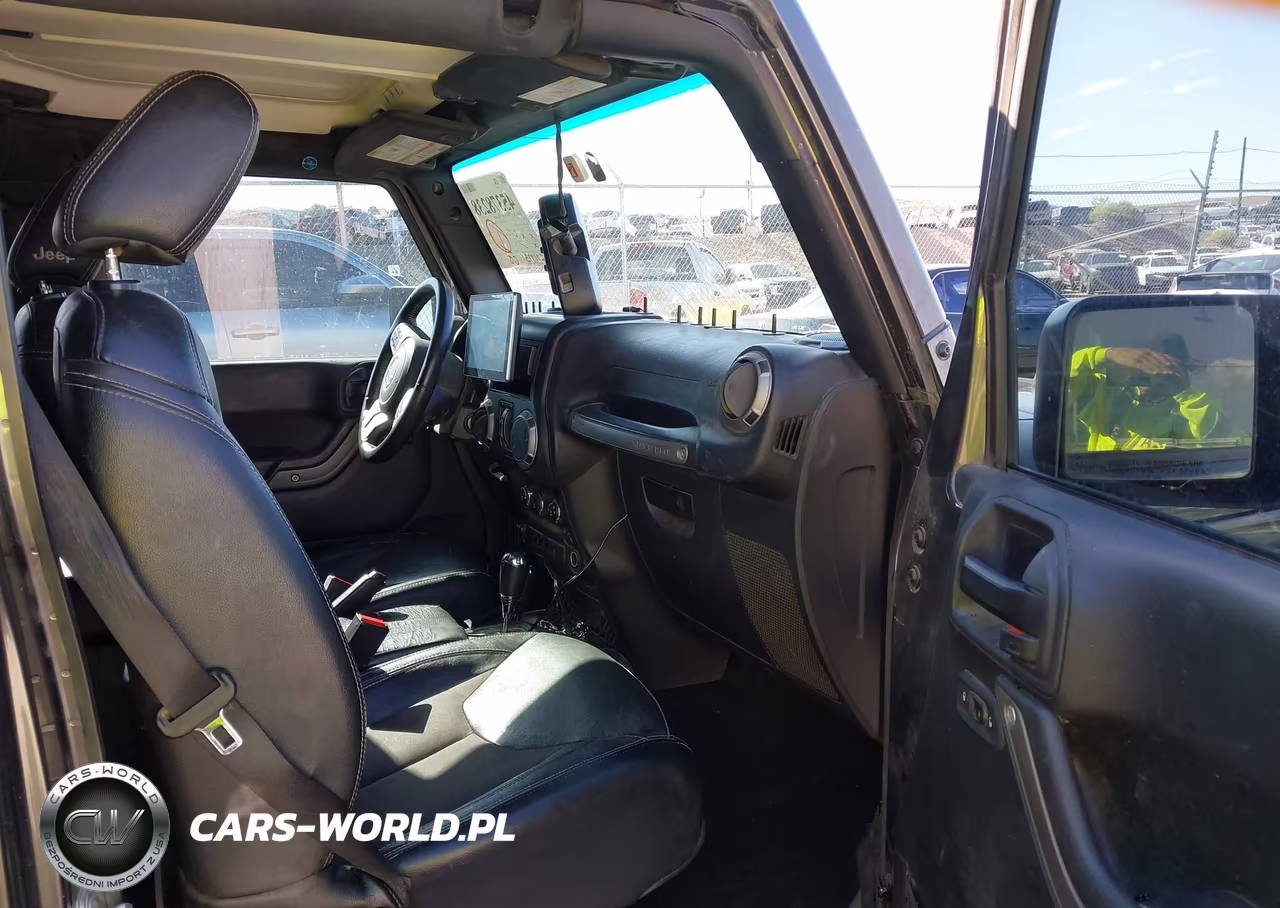 2017 Jeep Wrangler Unlimited Freedom 4X4 VIN:1C4BJWDG1HL575136 - 5
