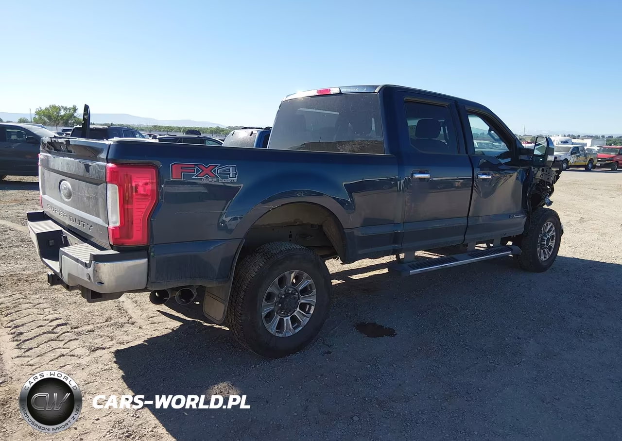 2018 Ford F-350 Xlt VIN:1FT8W3BT2JEB61707 - 4