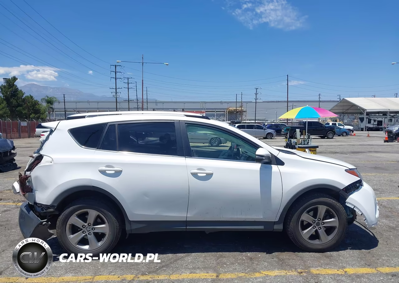 2015 Toyota Rav4 Xle VIN:JTMRFREVXFD155297 - 14