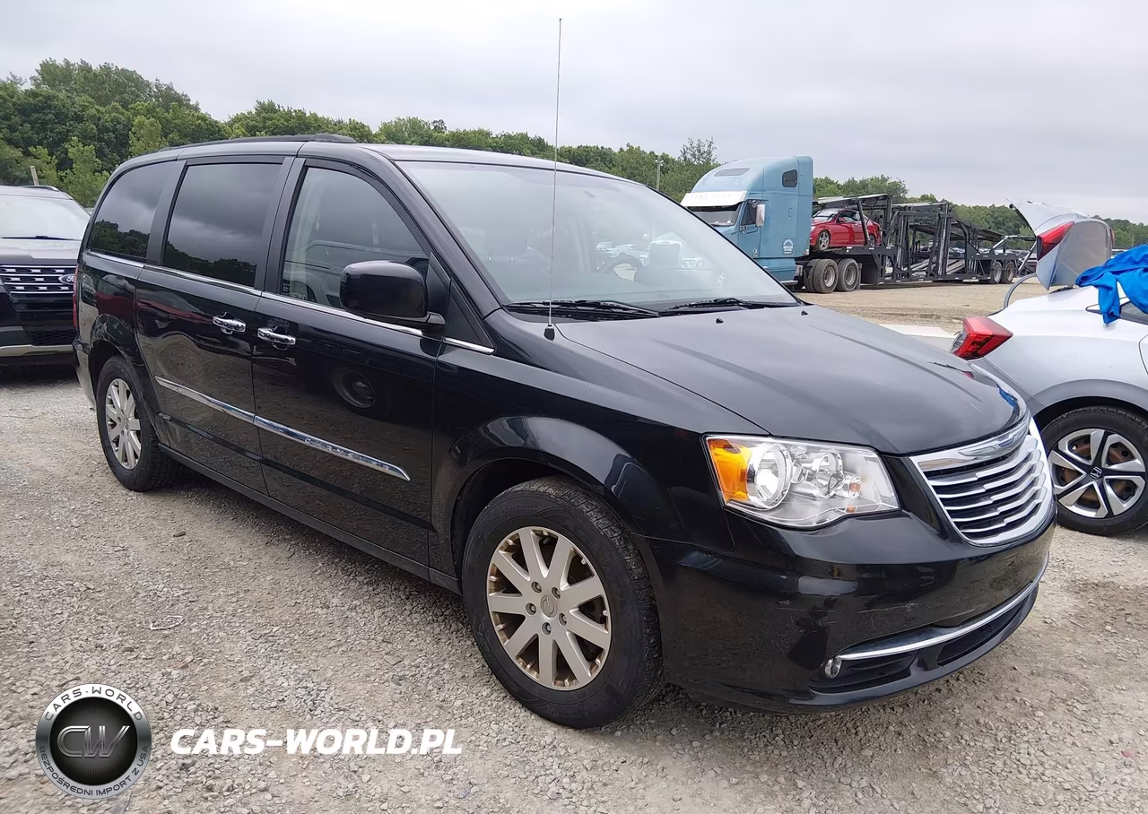 2015 Chrysler Town & Country Touring – zdjęcie 1 z 13