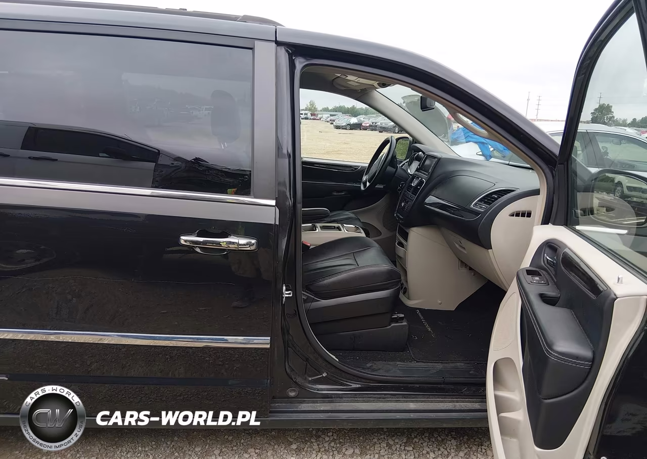 2015 Chrysler Town & Country Touring VIN:2C4RC1BG9FR505287 - 5