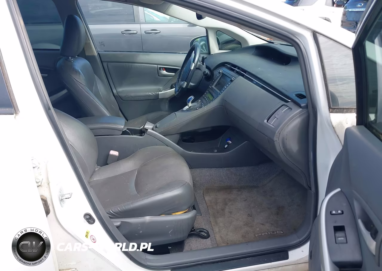 2011 Toyota Prius Four VIN:JTDKN3DU0B0252777 - 5