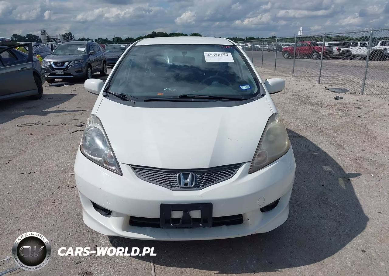 2011 Honda Fit Sport VIN:JHMGE8H5XBS000494 - 12