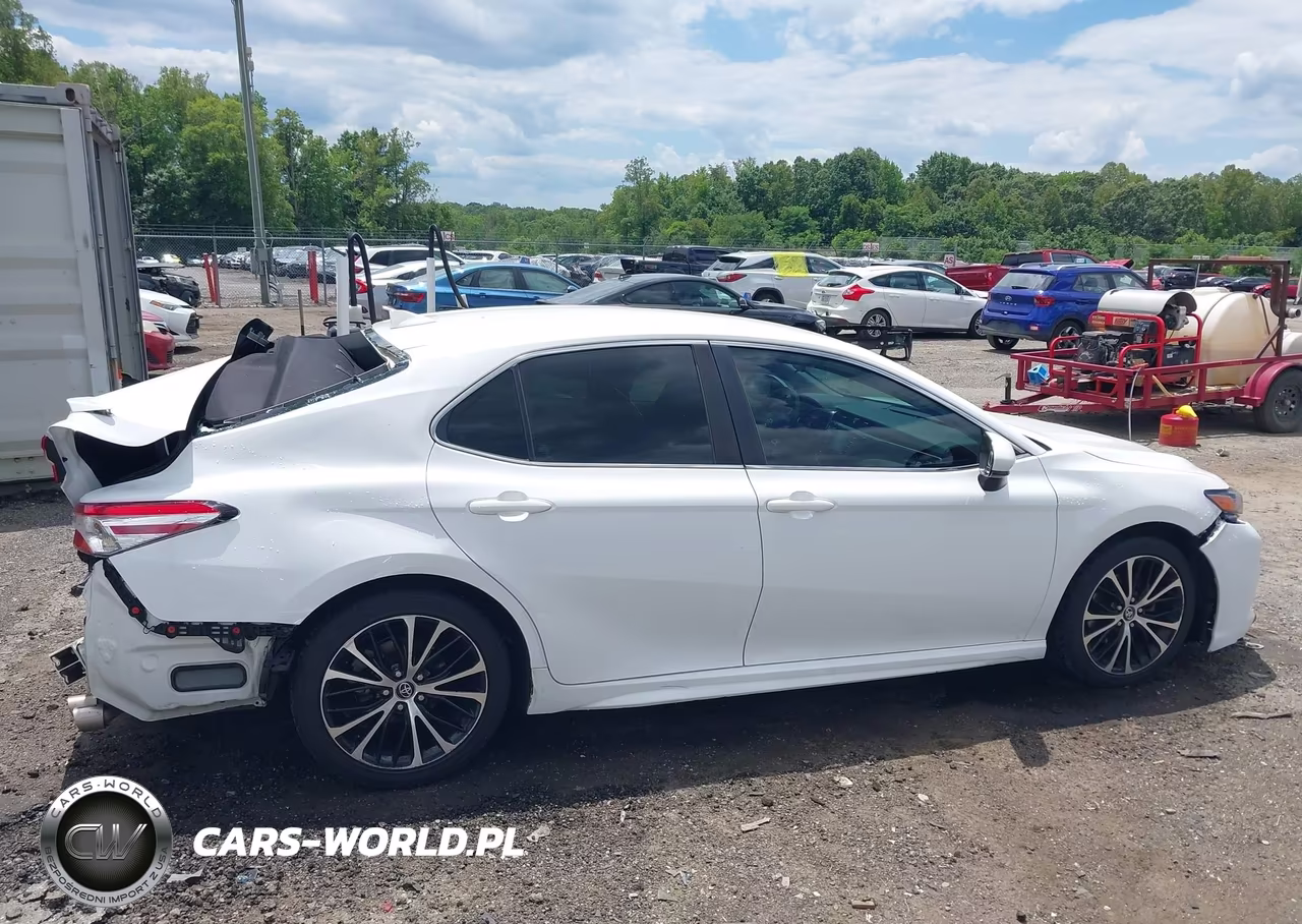 2020 Toyota Camry Se VIN:4T1G11AKXLU897127 - 14