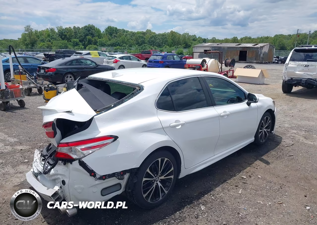 2020 Toyota Camry Se VIN:4T1G11AKXLU897127 - 4
