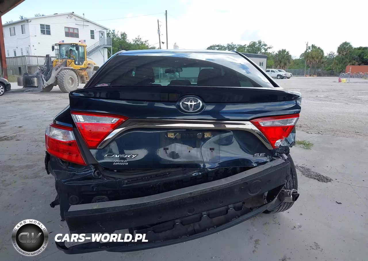 2016 Toyota Camry Se VIN:4T1BF1FK4GU256064 - 17