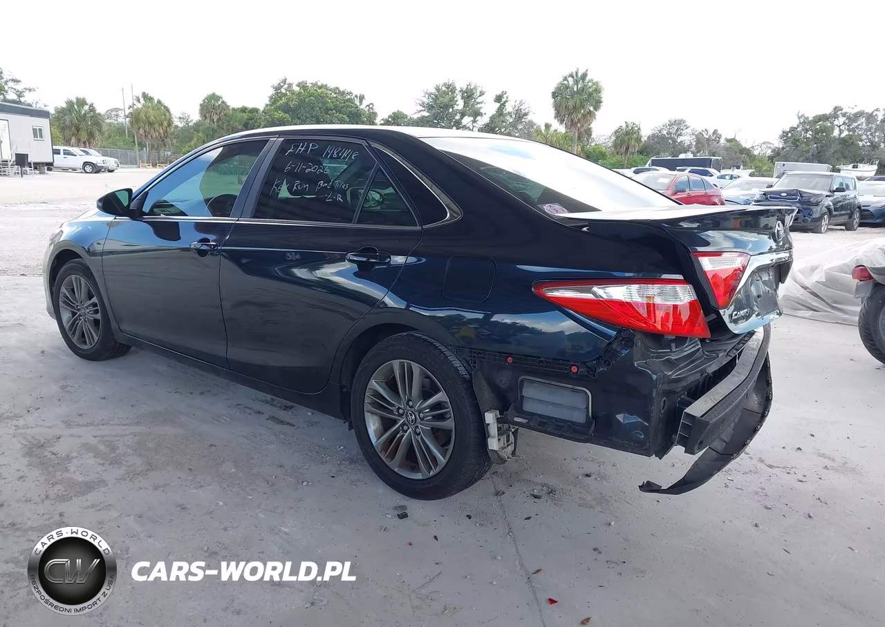 2016 Toyota Camry Se VIN:4T1BF1FK4GU256064 - 3
