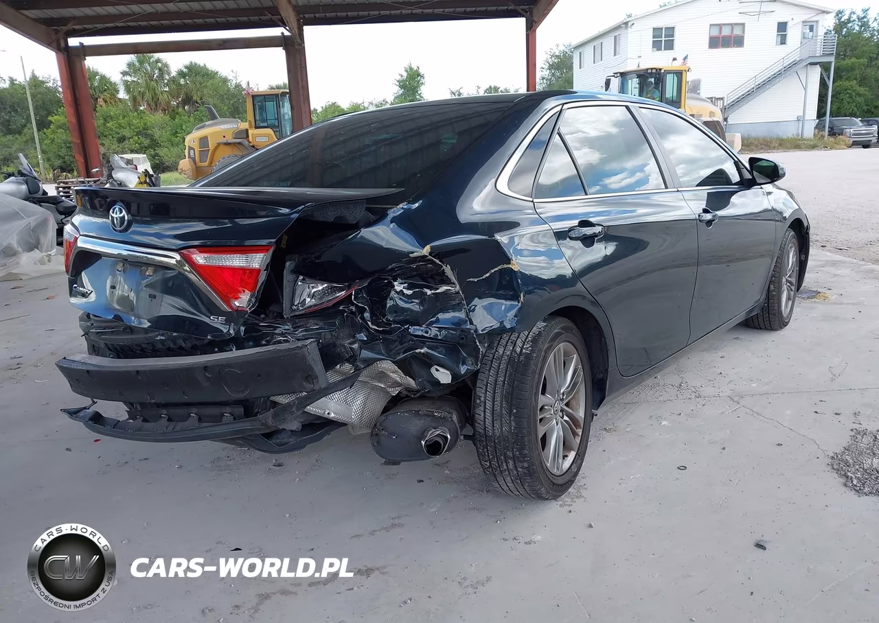 2016 Toyota Camry Se VIN:4T1BF1FK4GU256064 - 4