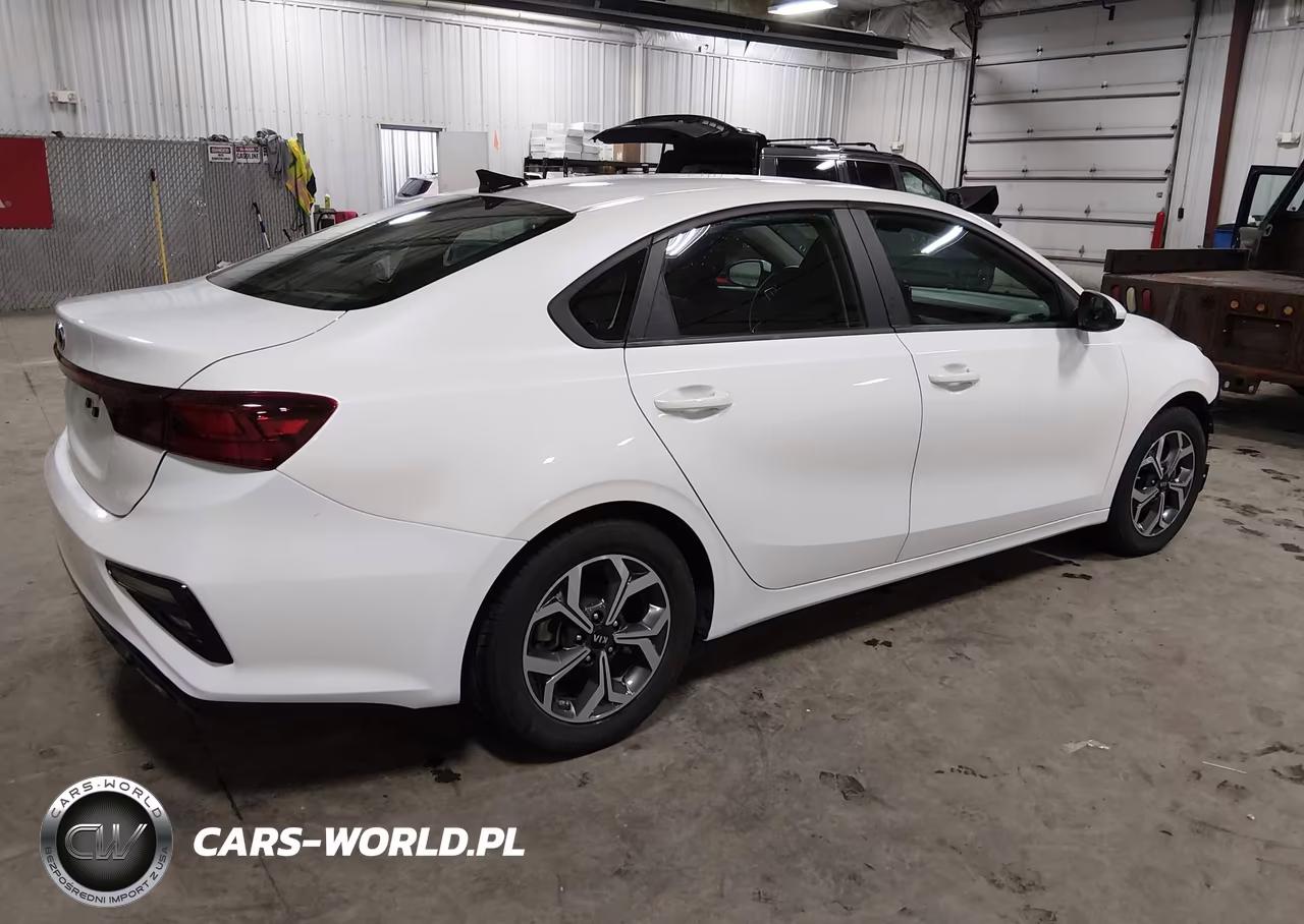2021 Kia Forte Lxs VIN:3KPF24AD0ME410811 - 4