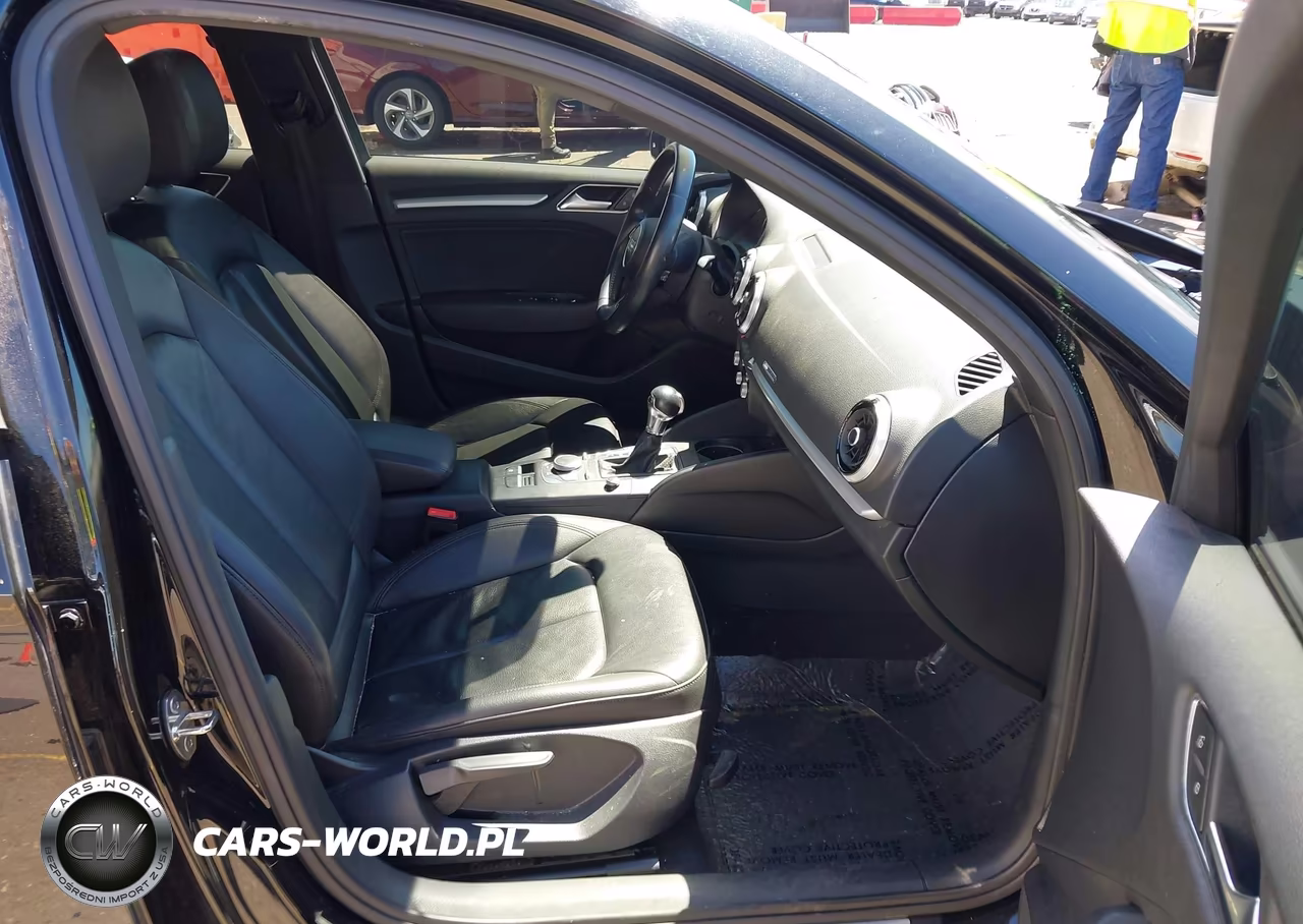 2018 Audi A3 2.0T Premium VIN:WAUAUGFF2J1027089 - 5