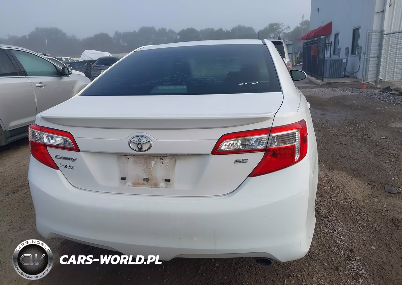 2014 Toyota Camry Se VIN:4T1BF1FK6EU741304 - 16