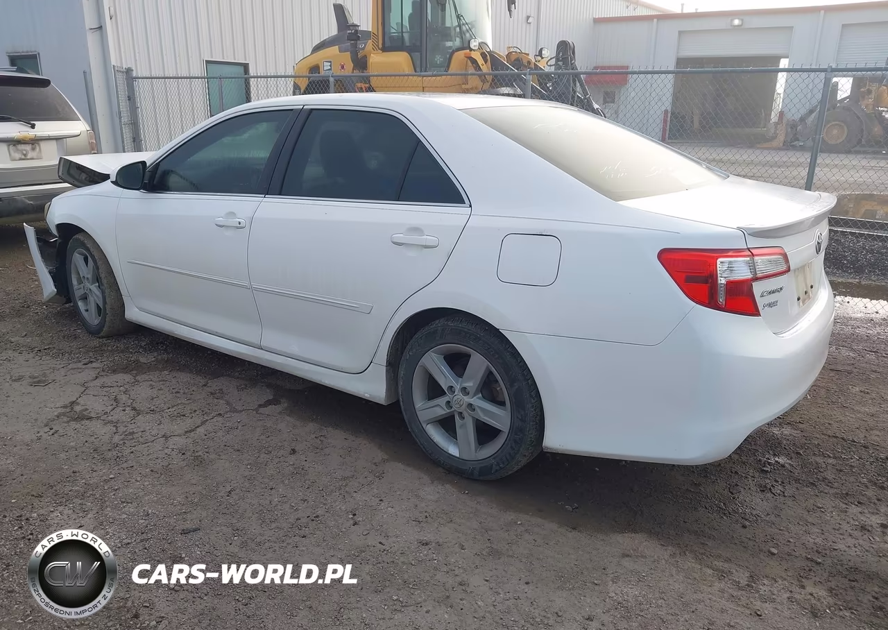 2014 Toyota Camry Se VIN:4T1BF1FK6EU741304 - 3