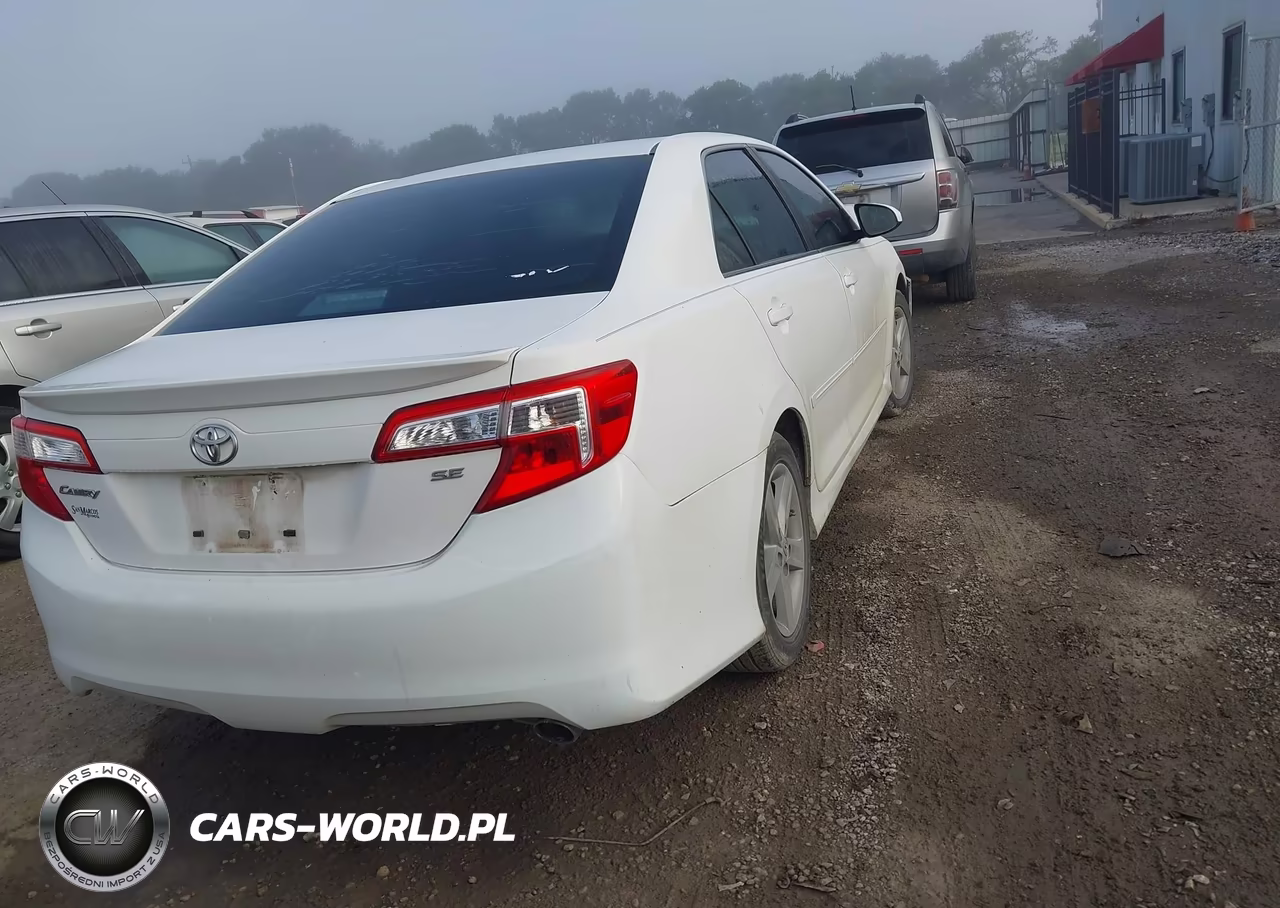 2014 Toyota Camry Se VIN:4T1BF1FK6EU741304 - 4