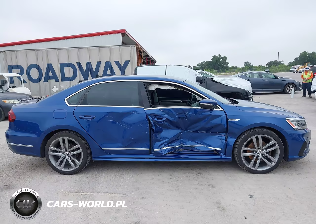 2017 Volkswagen Passat 1.8T R-Line VIN:1VWDT7A30HC002459 - 13