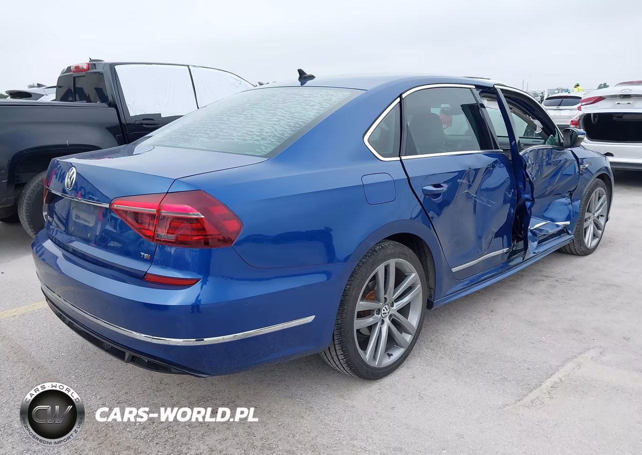 2017 Volkswagen Passat 1.8T R-Line VIN:1VWDT7A30HC002459 - 4