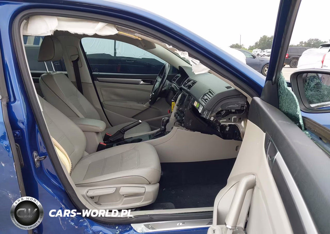 2017 Volkswagen Passat 1.8T R-Line VIN:1VWDT7A30HC002459 - 5