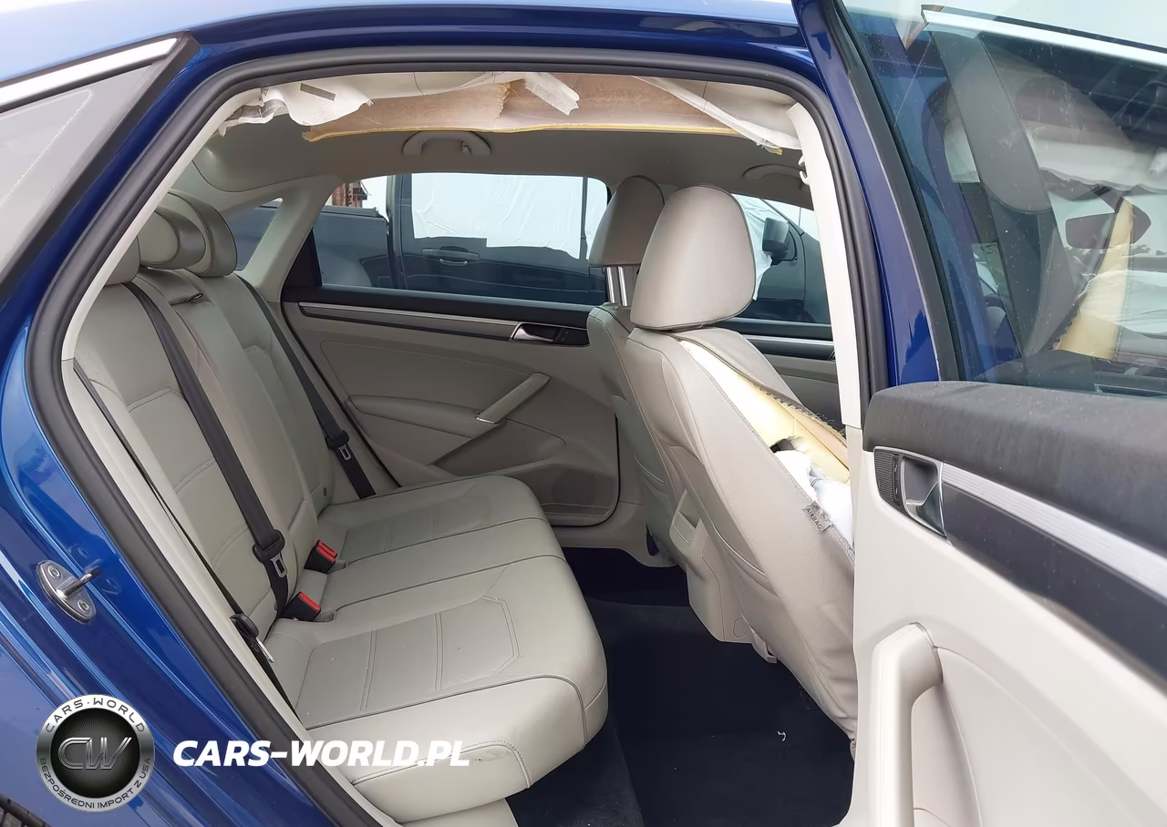 2017 Volkswagen Passat 1.8T R-Line VIN:1VWDT7A30HC002459 - 8