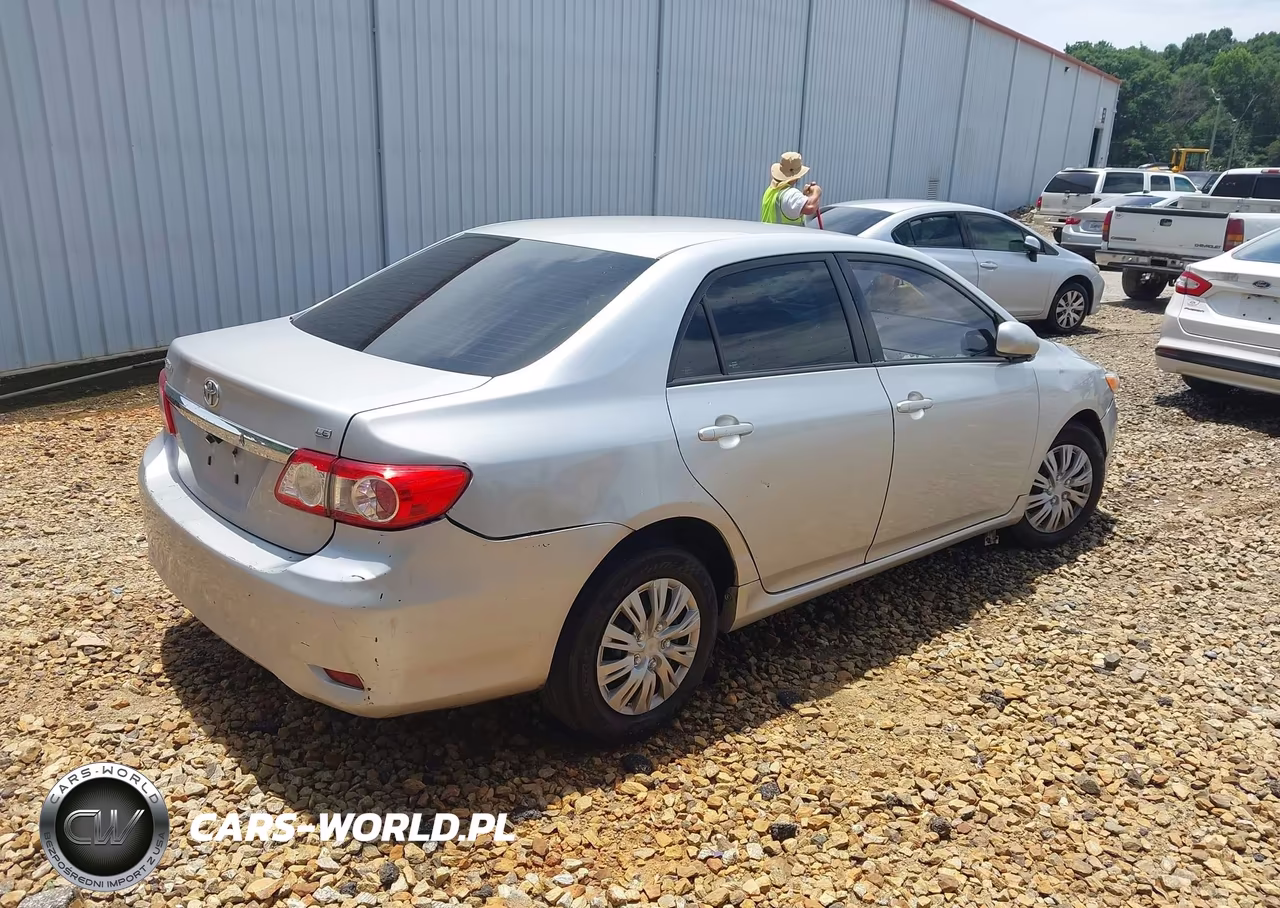 2011 Toyota Corolla Le VIN:2T1BU4EE4BC750292 - 4