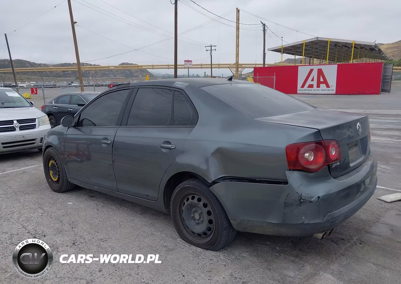 2010 Volkswagen Jetta S VIN:3VWJZ7AJ2AM080178 - 3