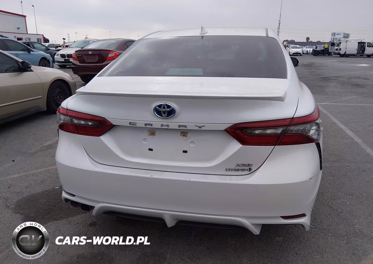 2021 Toyota Camry Xse Hybrid VIN:4T1K31AK2MU550686 - 17