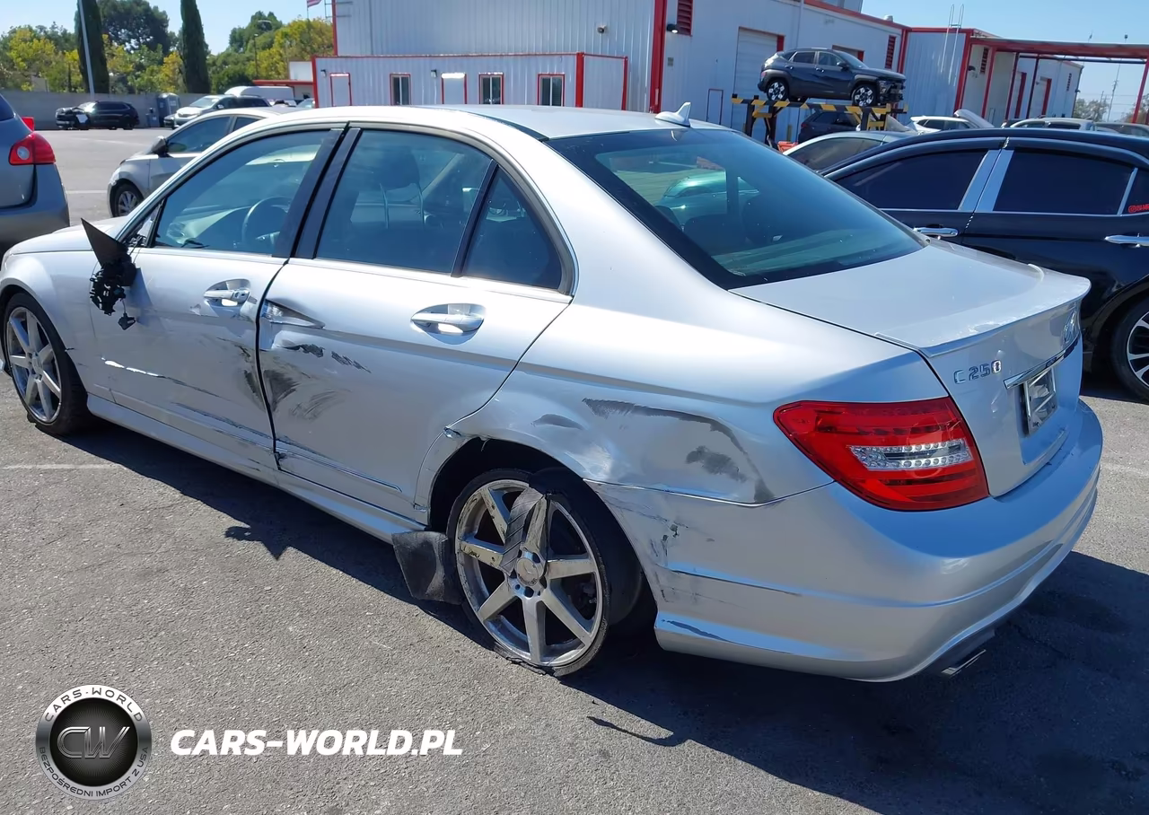 2014 Mercedes-Benz C 250 Sport VIN:WDDGF4HB2EA960938 - 3