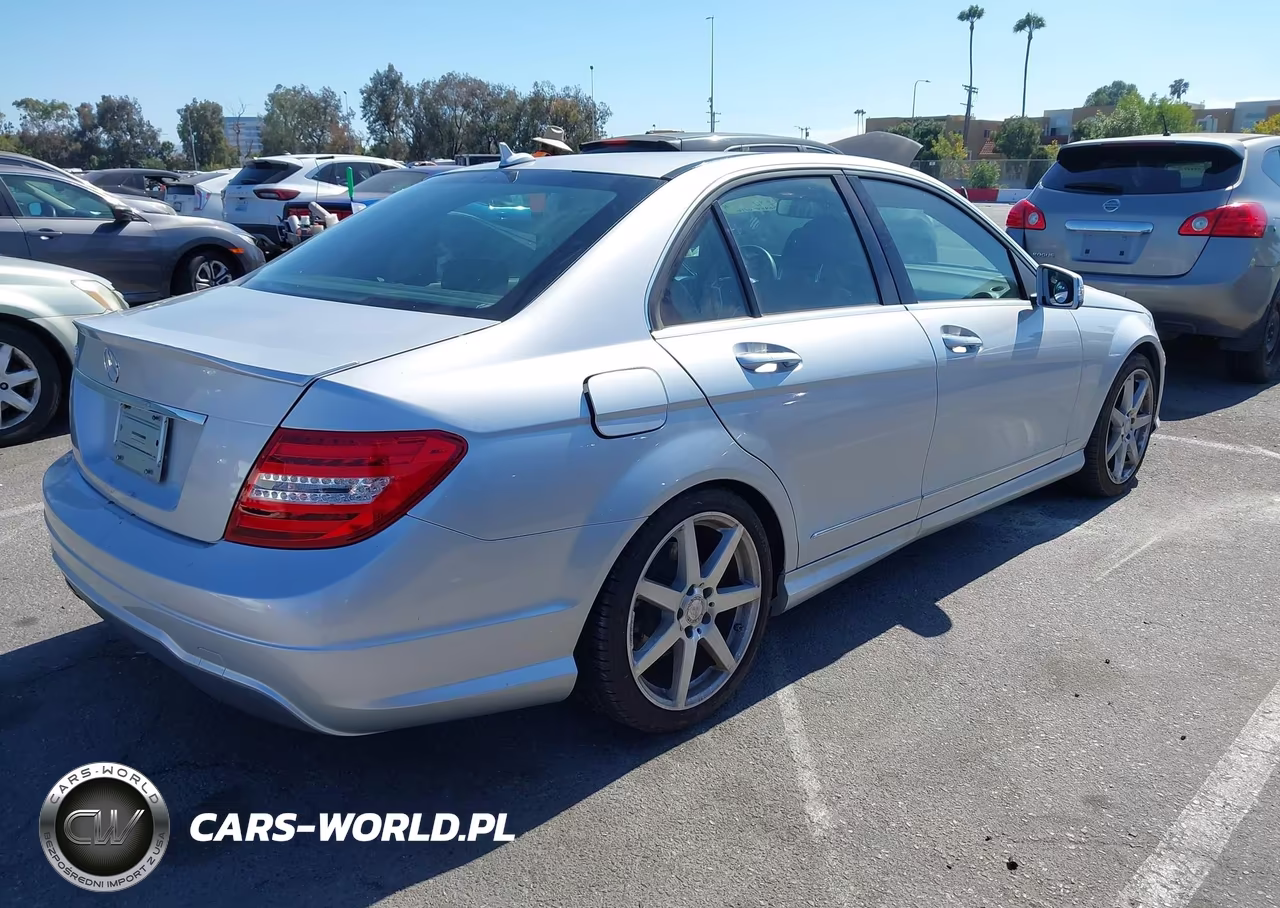 2014 Mercedes-Benz C 250 Sport VIN:WDDGF4HB2EA960938 - 4
