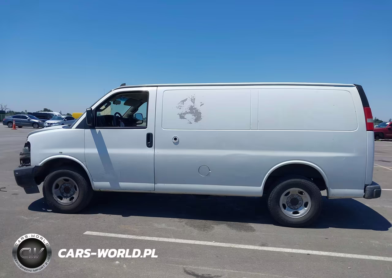 2018 Chevrolet Express 2500 Work Van VIN:1GCWGAFP7J1182159 - 16