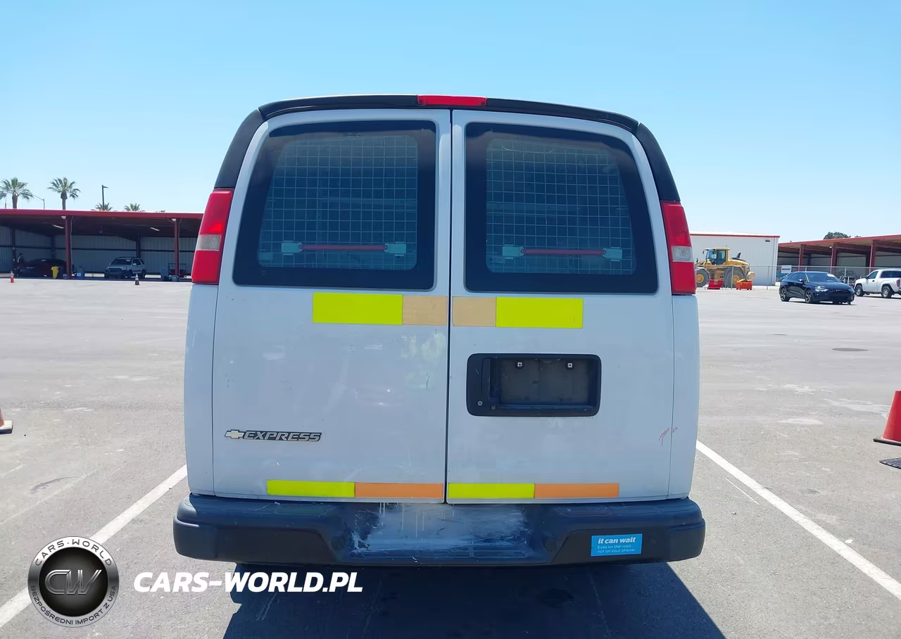 2018 Chevrolet Express 2500 Work Van VIN:1GCWGAFP7J1182159 - 18