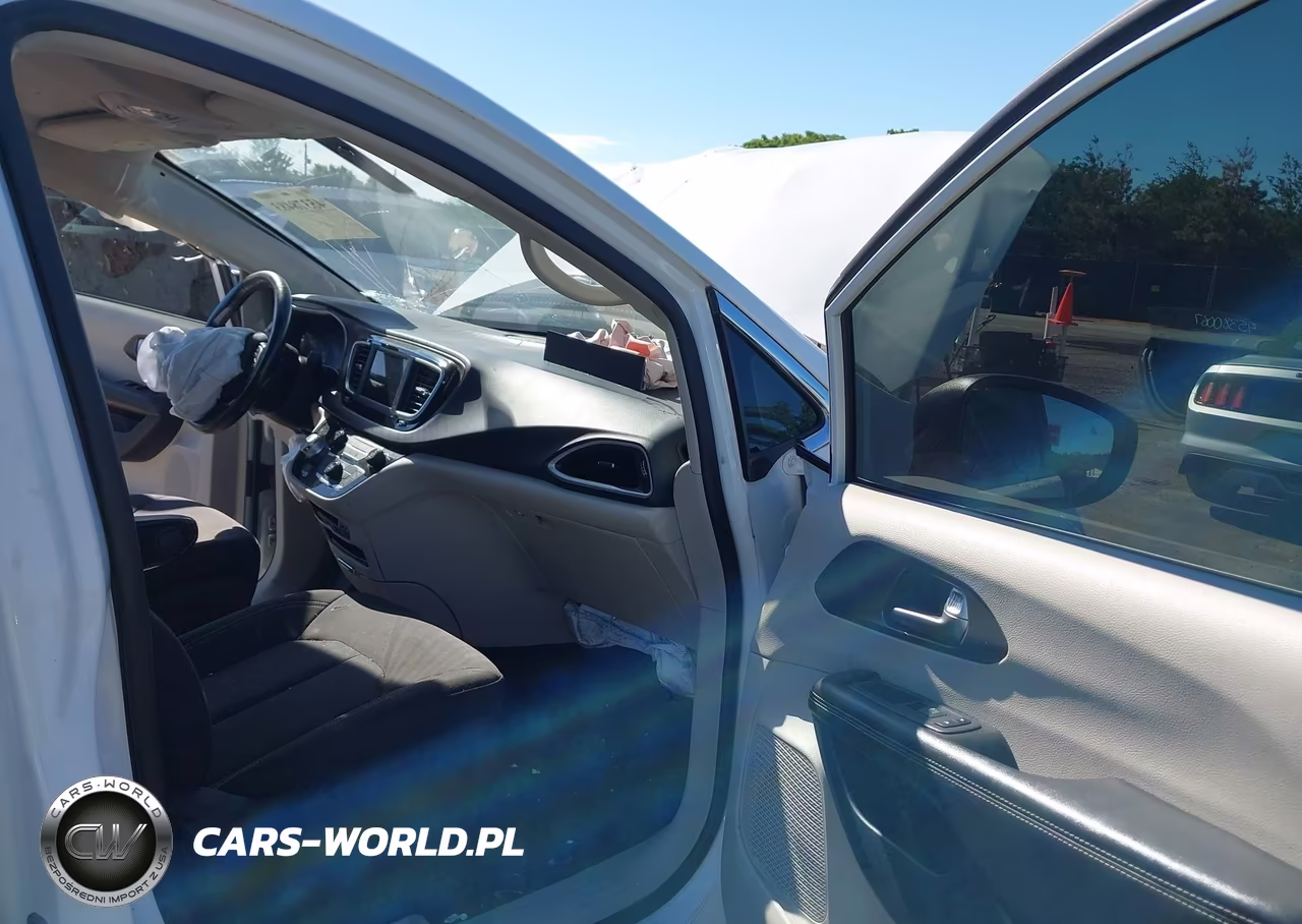 2020 Chrysler Voyager Lx VIN:2C4RC1CG5LR110985 - 5
