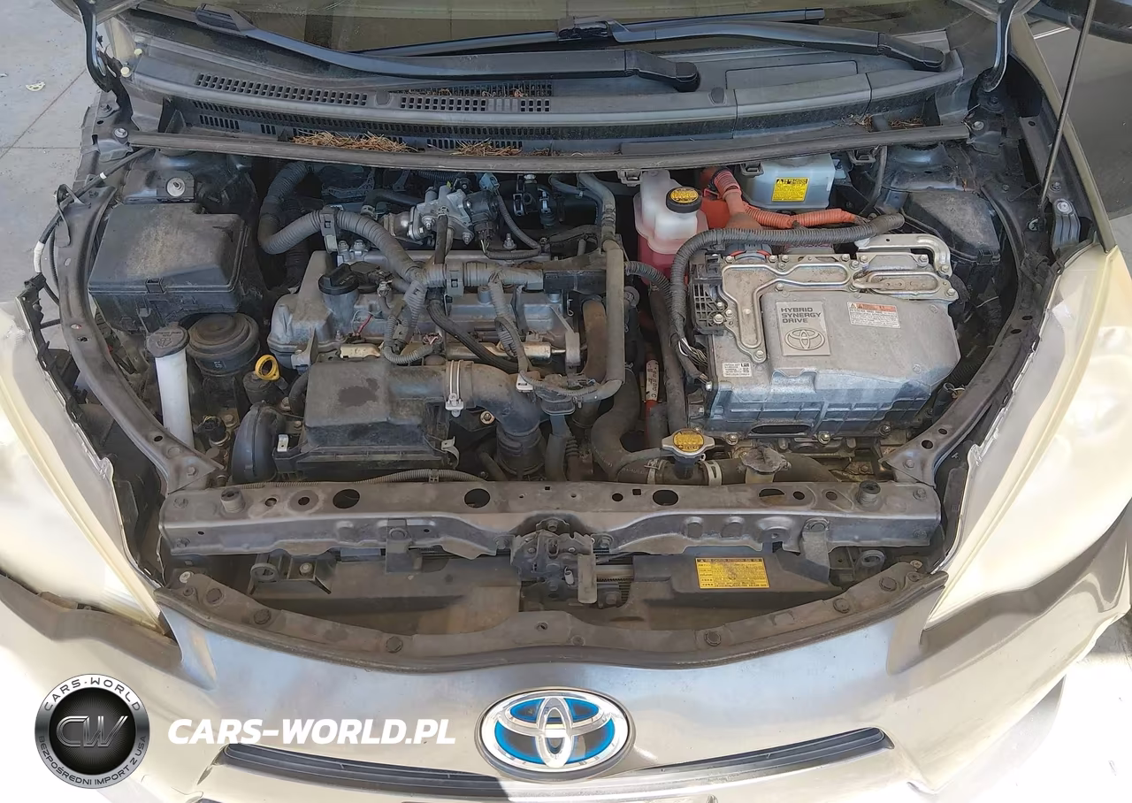 2012 Toyota Prius C Two VIN:JTDKDTB31C1022982 - 10