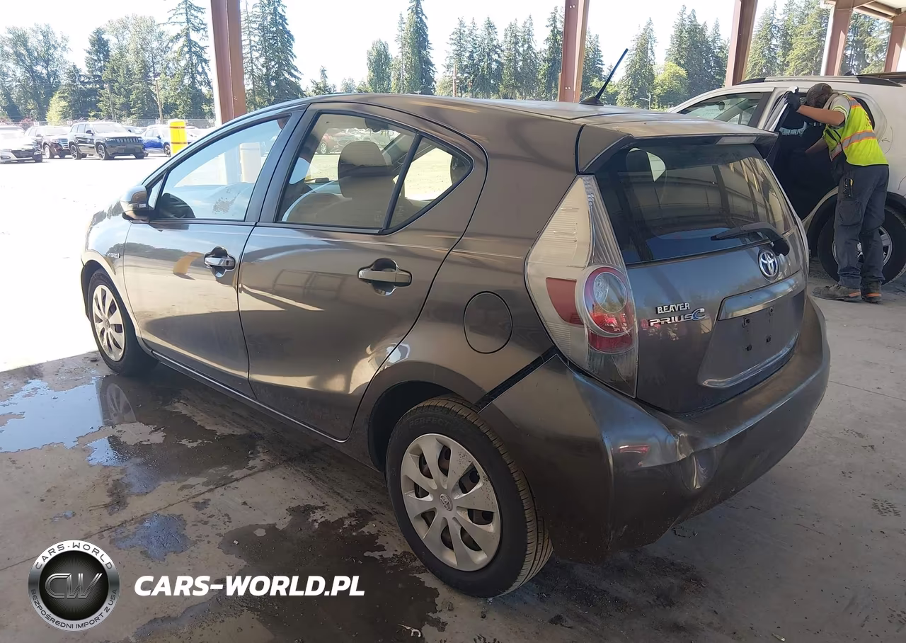 2012 Toyota Prius C Two VIN:JTDKDTB31C1022982 - 3