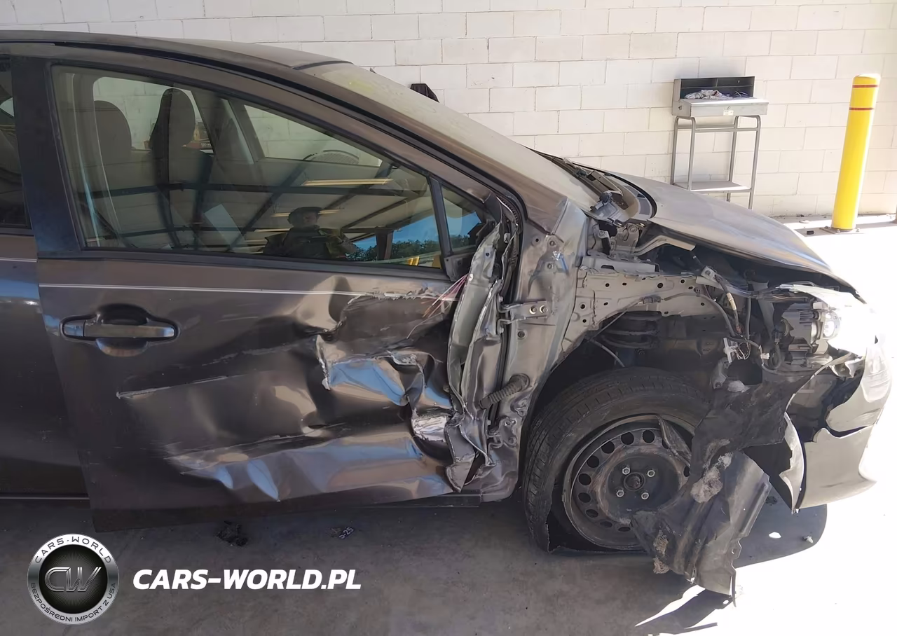 2012 Toyota Prius C Two VIN:JTDKDTB31C1022982 - 6