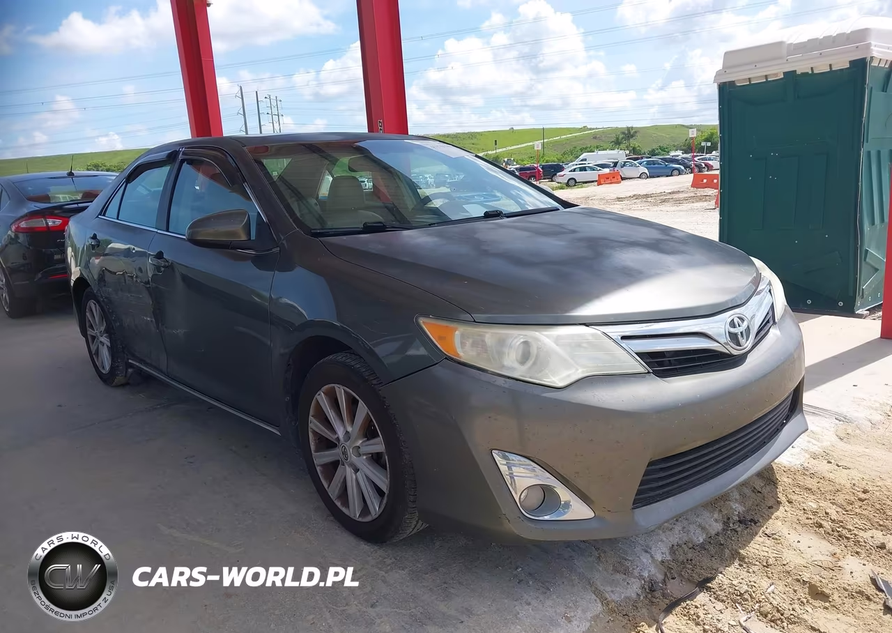 2012 Toyota Camry Xle V6 – zdjęcie 1 z 16