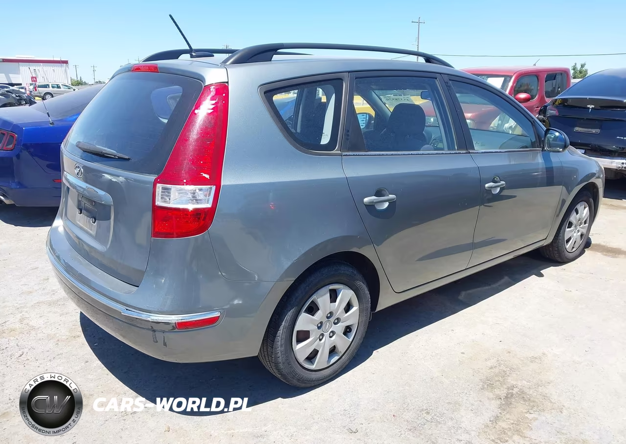 2010 Hyundai Elantra Touring Gls VIN:KMHDC8AE9AU083340 - 4