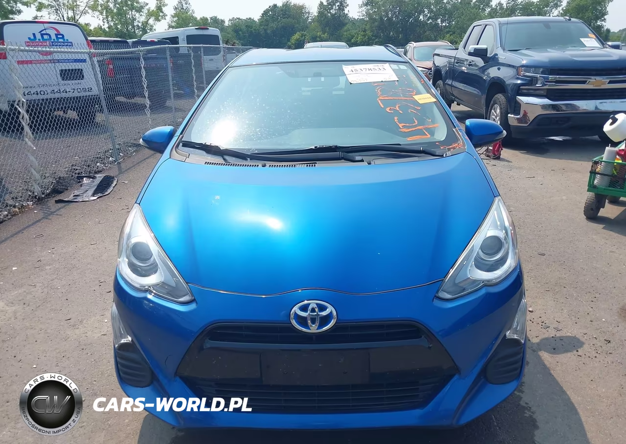 2016 Toyota Prius C Two VIN:JTDKDTB34G1122306 - 13