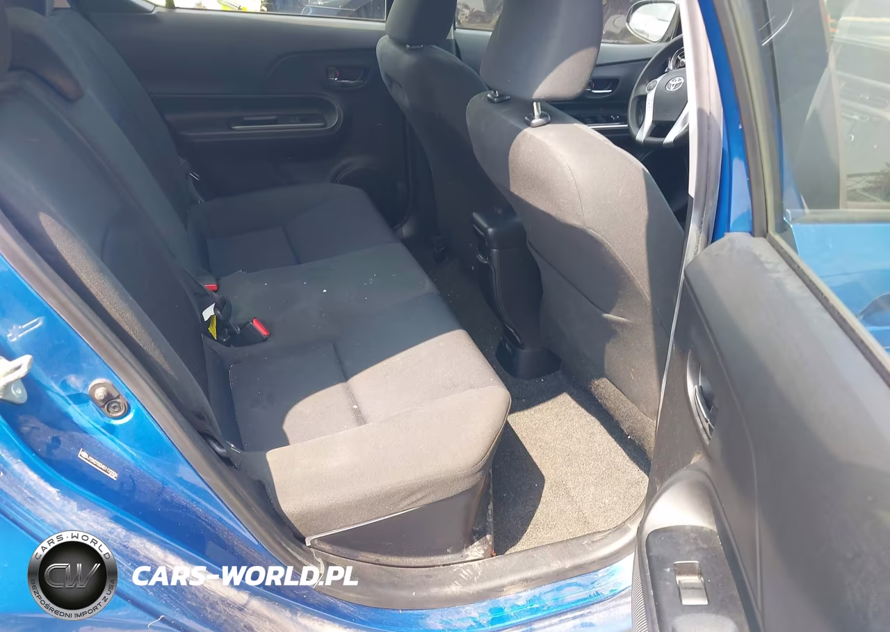 2016 Toyota Prius C Two VIN:JTDKDTB34G1122306 - 8