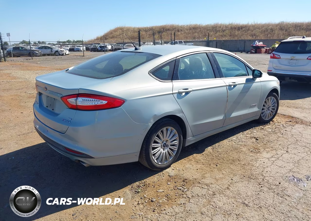 2013 Ford Fusion Hybrid Se VIN:3FA6P0LU2DR148974 - 4