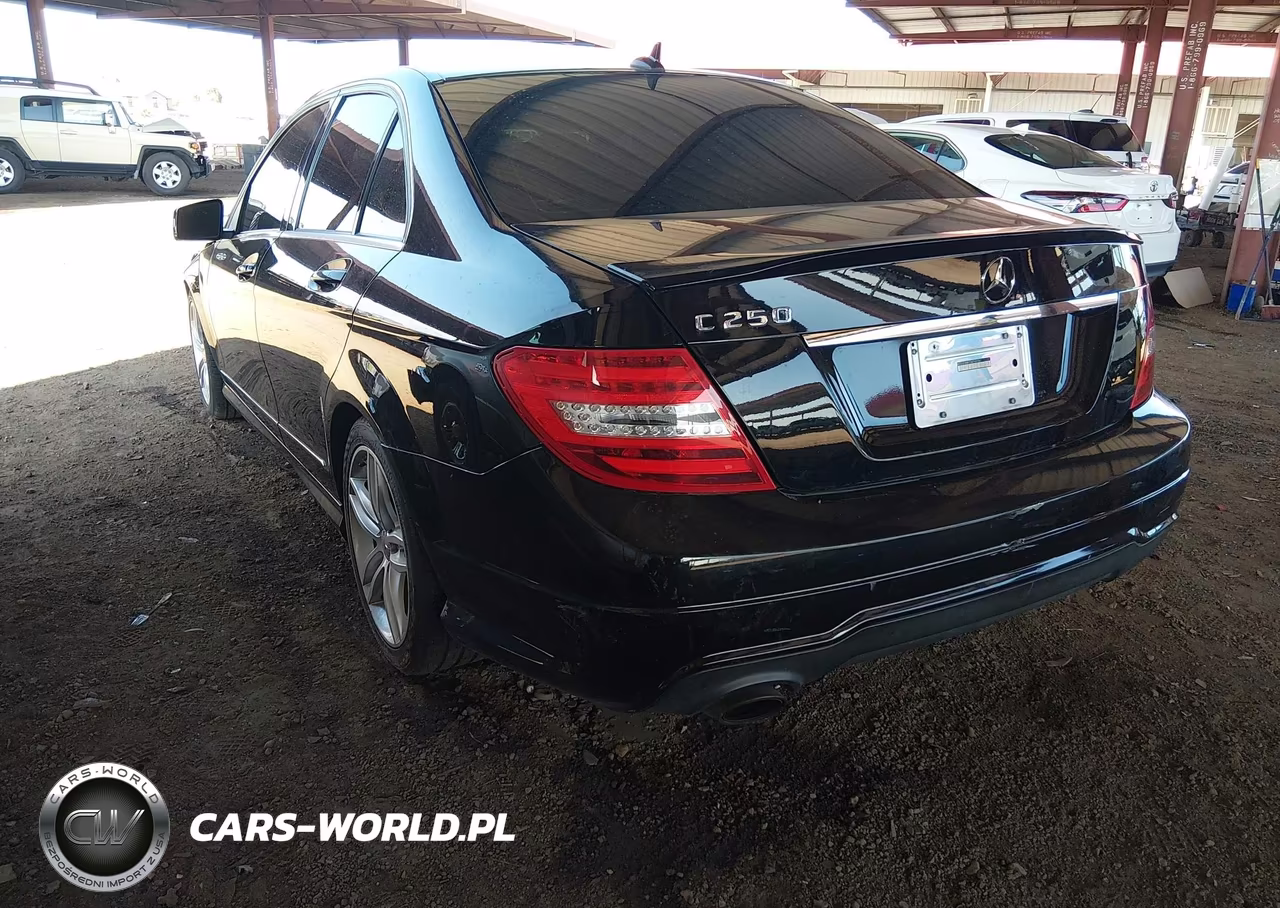 2013 Mercedes-Benz C 250 Sport VIN:WDDGF4HB1DA796936 - 3