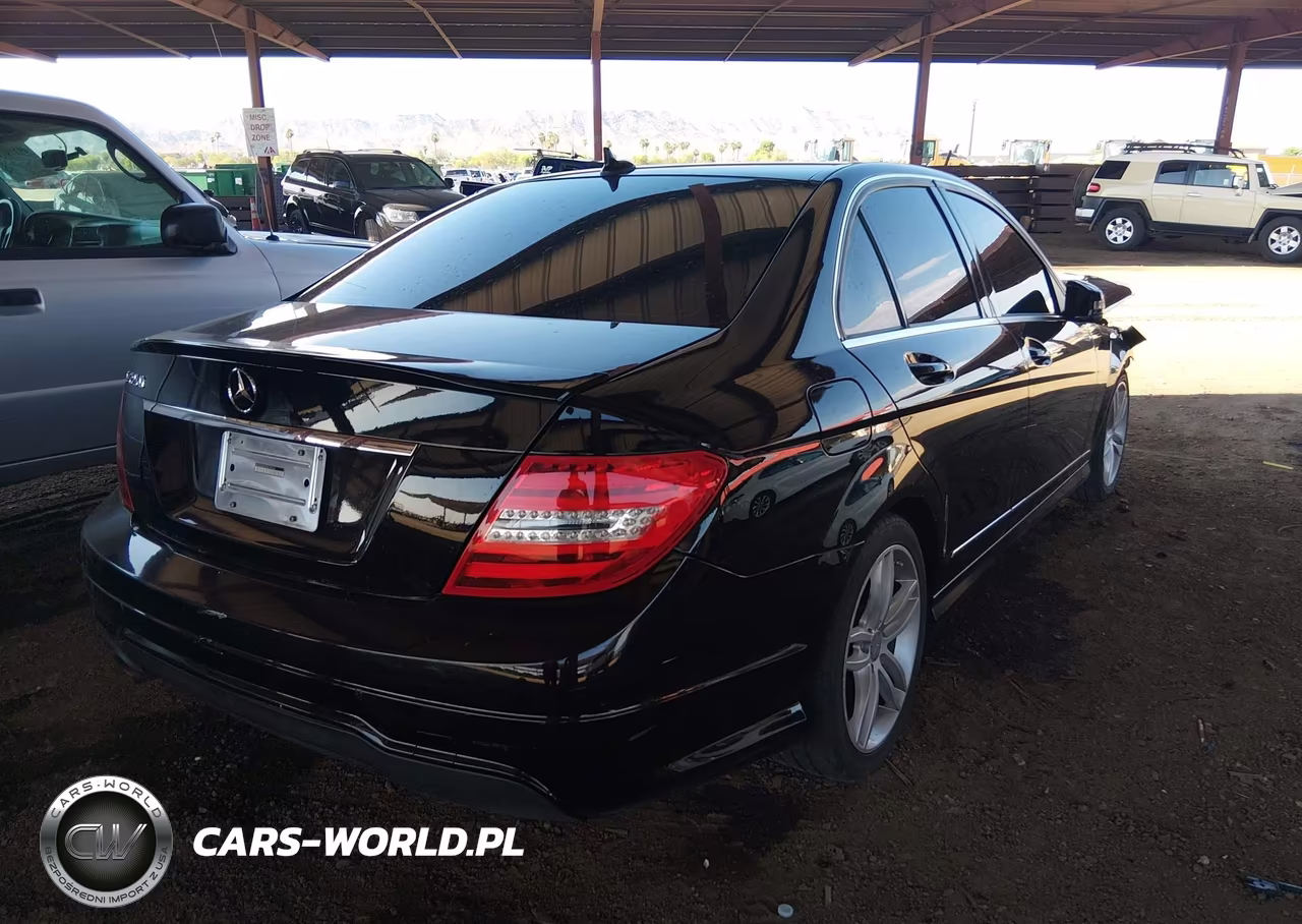 2013 Mercedes-Benz C 250 Sport VIN:WDDGF4HB1DA796936 - 4
