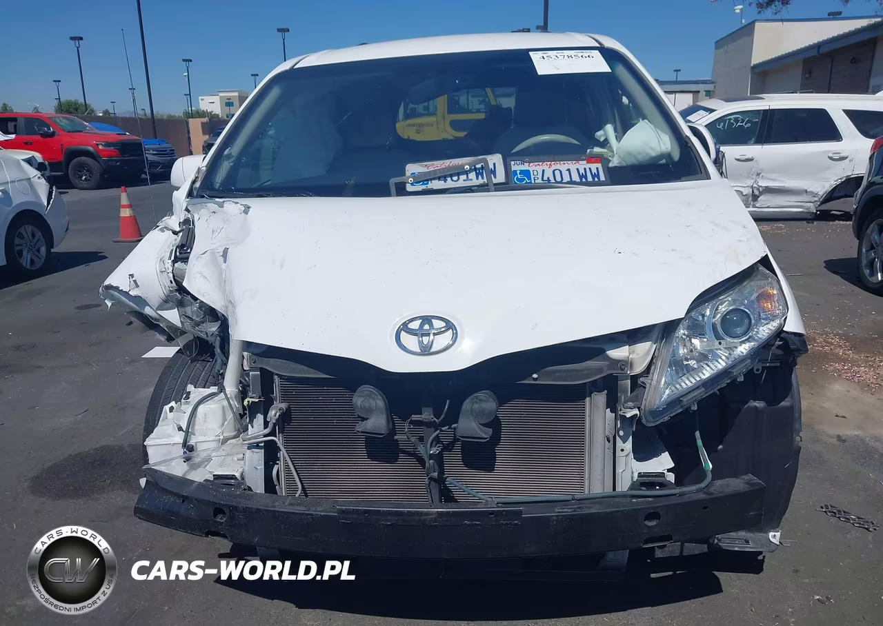 2014 Toyota Sienna Le V6 8 Passenger VIN:5TDKK3DC7ES446515 - 13