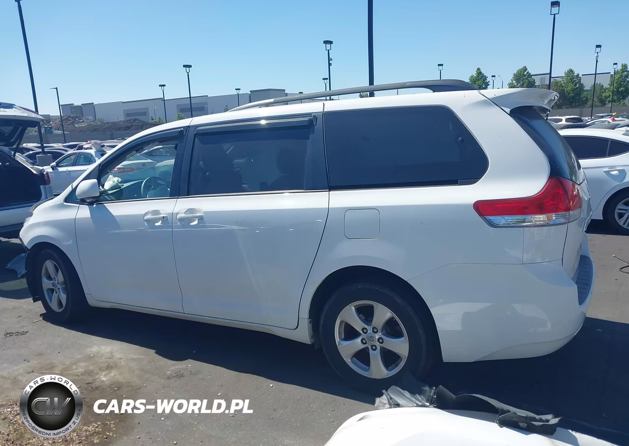 2014 Toyota Sienna Le V6 8 Passenger VIN:5TDKK3DC7ES446515 - 15
