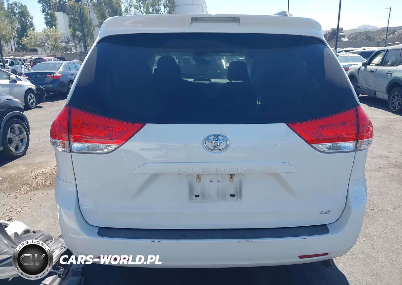 2014 Toyota Sienna Le V6 8 Passenger VIN:5TDKK3DC7ES446515 - 17