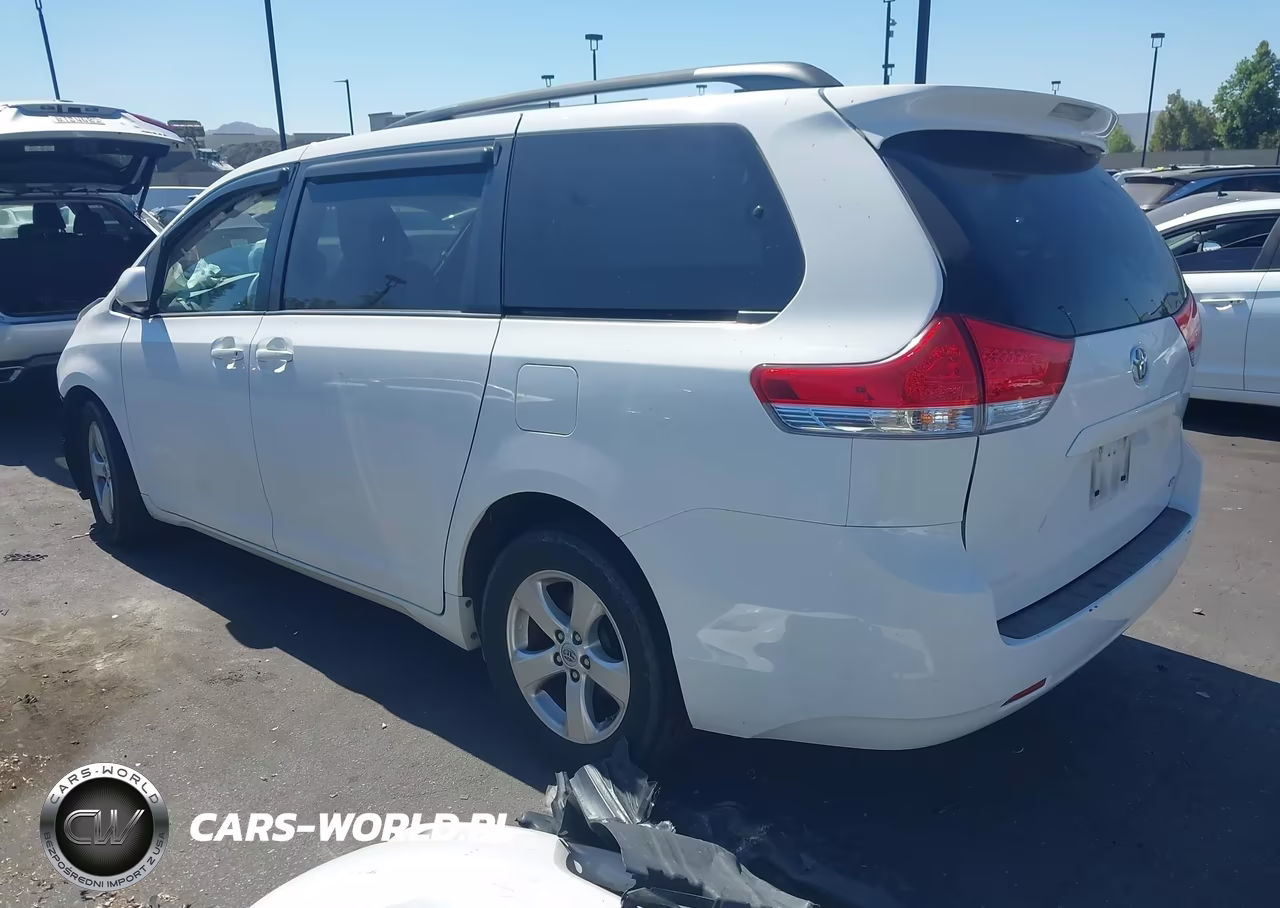 2014 Toyota Sienna Le V6 8 Passenger VIN:5TDKK3DC7ES446515 - 3