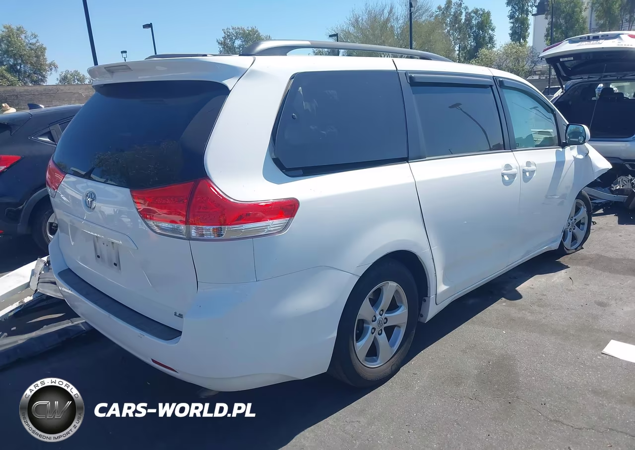 2014 Toyota Sienna Le V6 8 Passenger VIN:5TDKK3DC7ES446515 - 4
