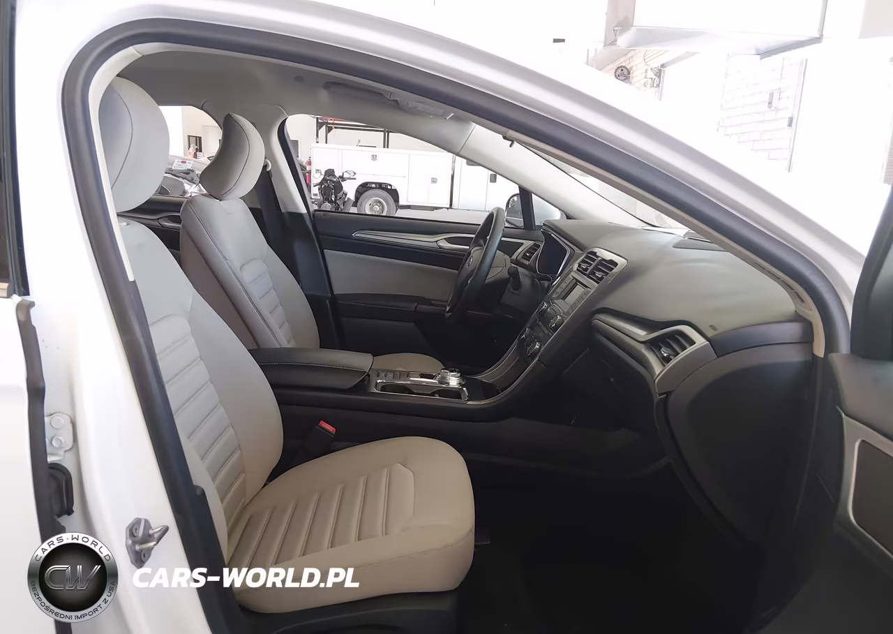 2018 Ford Fusion Hybrid S VIN:3FA6P0UUXJR278916 - 5